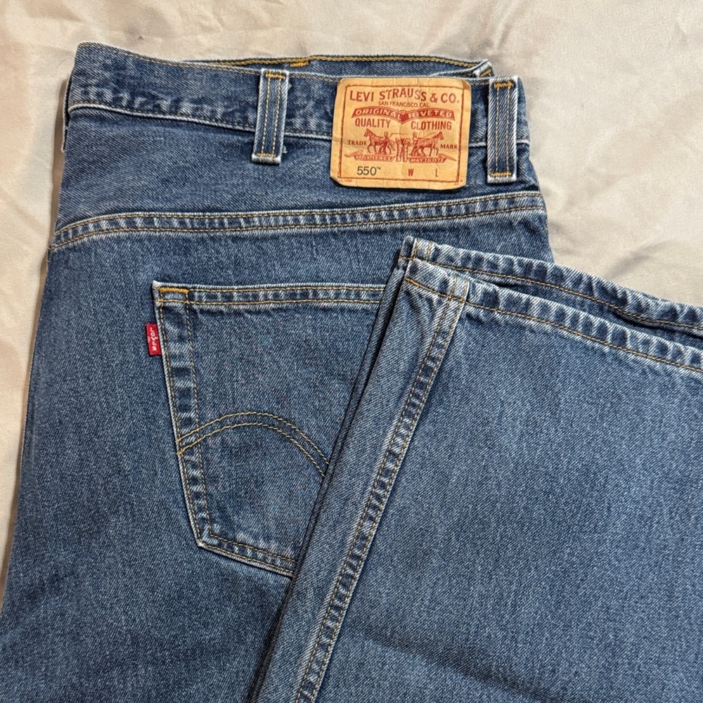 Levi's 550 Relaxed Fit Men's Denim Jeans 44 x 32